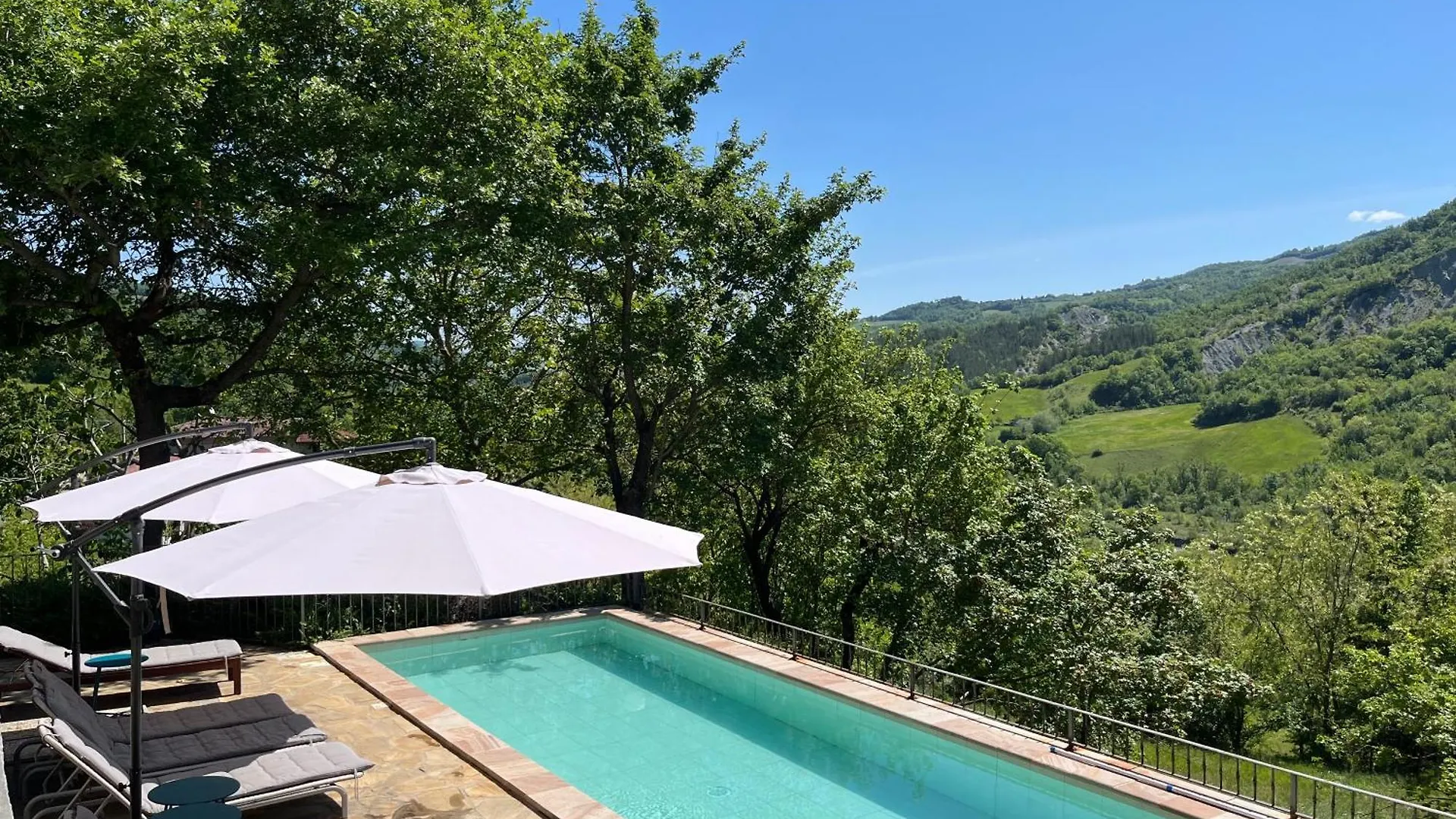 Villa Delle Fonti - Villa With Pool Toano